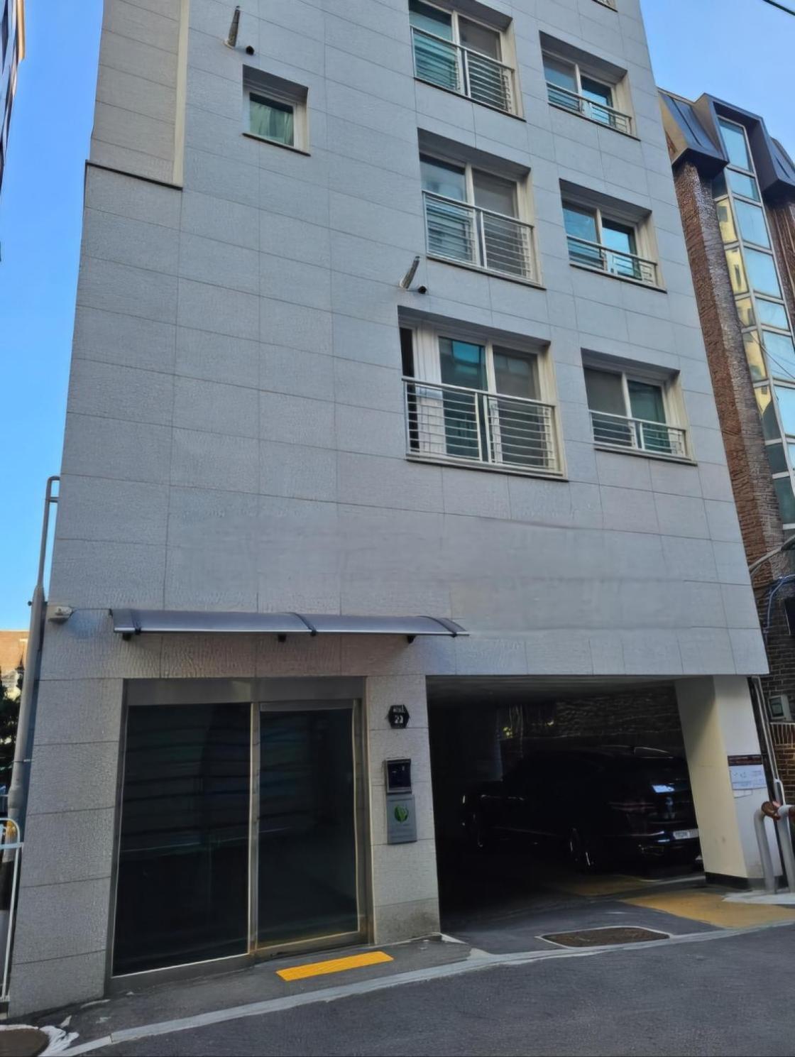 The Hideout - One Bedroom In Seoul- 2min From Subway Apartment