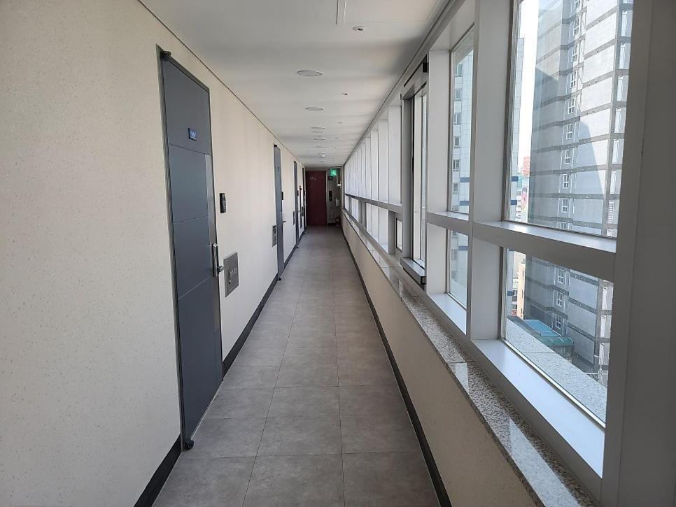 The Hideout - One Bedroom In Seoul- 2min From Subway Apartment *